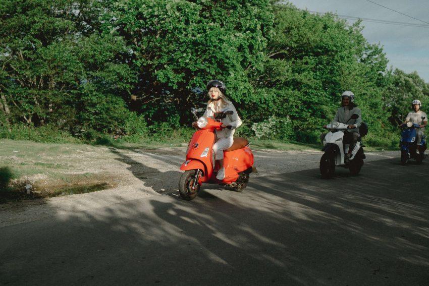 Elektrische scooters: Milieuvriendelijk pendelen in de stad.